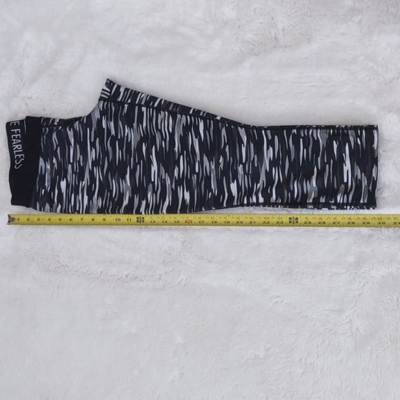 NIKE DRI-FIT RUNNING PANTS. - Picture 11 of 12